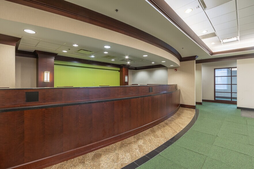 More Photos Of 129 N Main St, Anderson Office For Lease