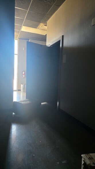 More Photos Of 1713 Park Pl, College Station General Retail For Lease