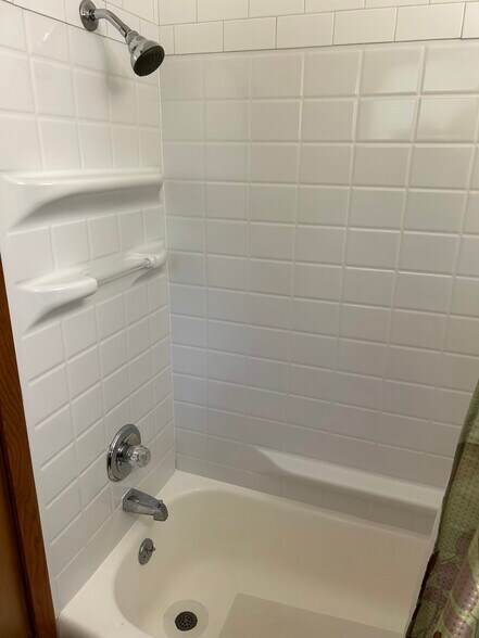 More Photos Of 3145 Stevenson Pier Cir, Sturgeon Bay Hotel For Sale