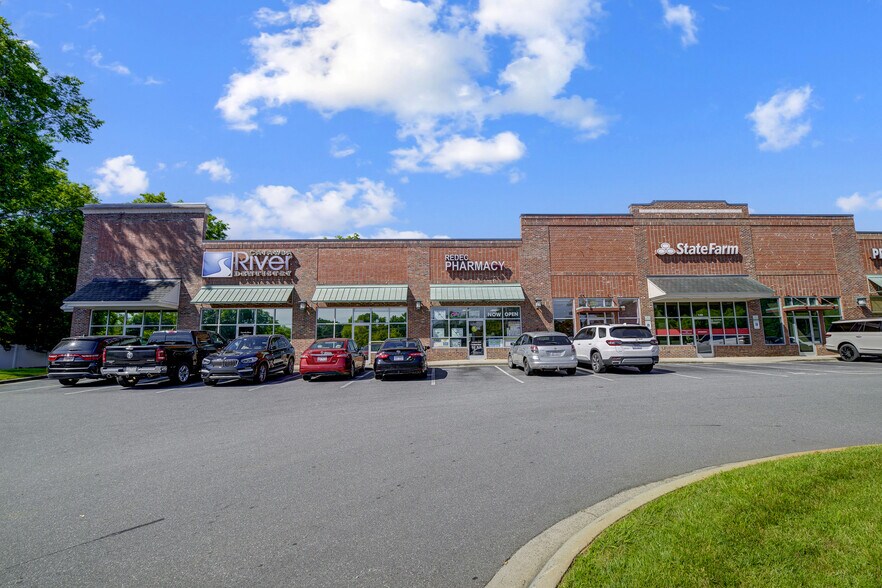 More Photos Of 200 Dobys Bridge Rd, Fort Mill Storefront For Lease