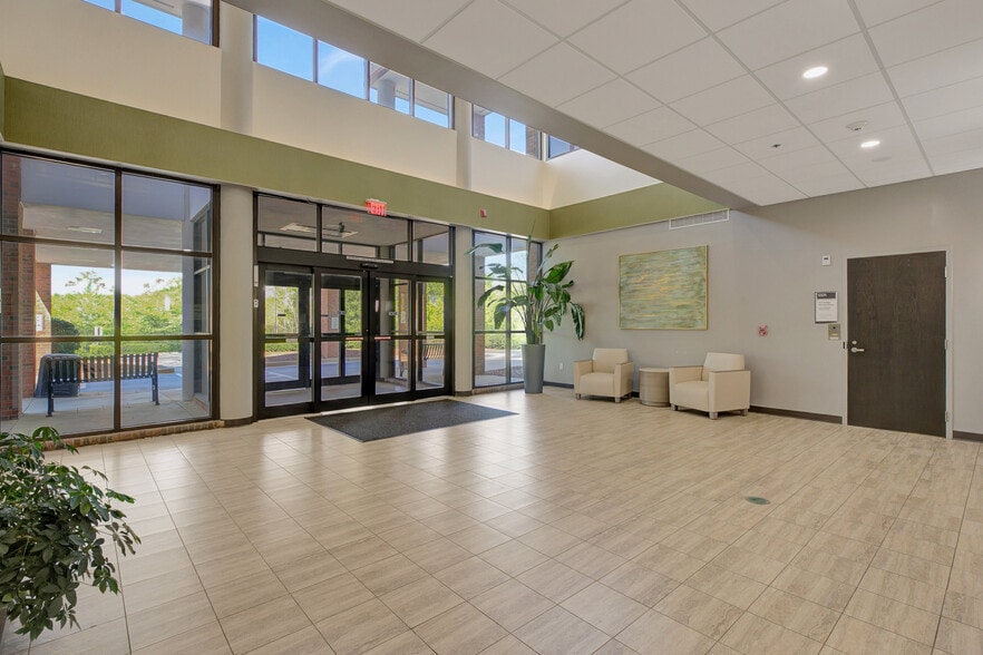 More Photos Of 101 Yorktown Dr, Fayetteville Medical For Lease