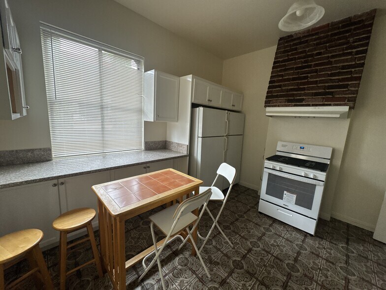 More Photos Of 2361 Scarff St., Los Angeles Multifamily For Sale