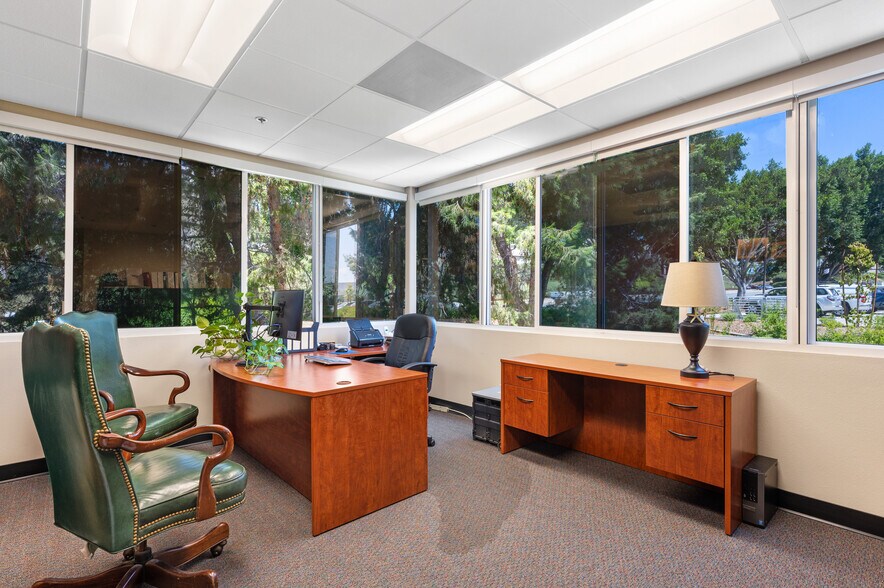 More Photos Of 5850 Oberlin Dr, San Diego Office For Sale