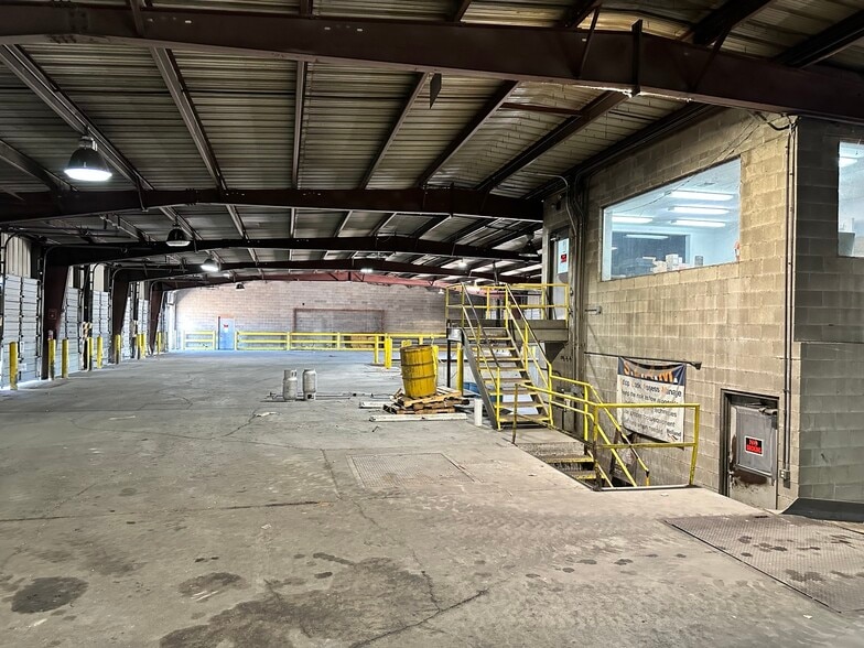 More Photos Of 3219 Nebraska Ave, Council Bluffs Truck Terminal For Lease