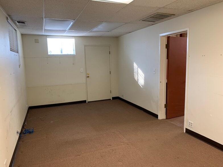 More Photos Of 3323 Lime Ave, Long Beach Office For Sale