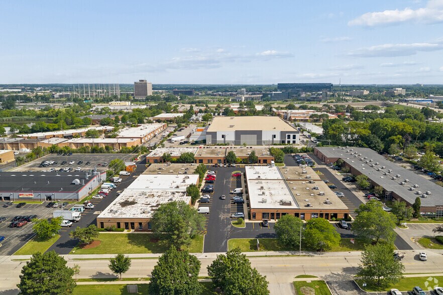 More Photos Of 1200-1258 Remington Rd, Schaumburg Light Distribution For Lease