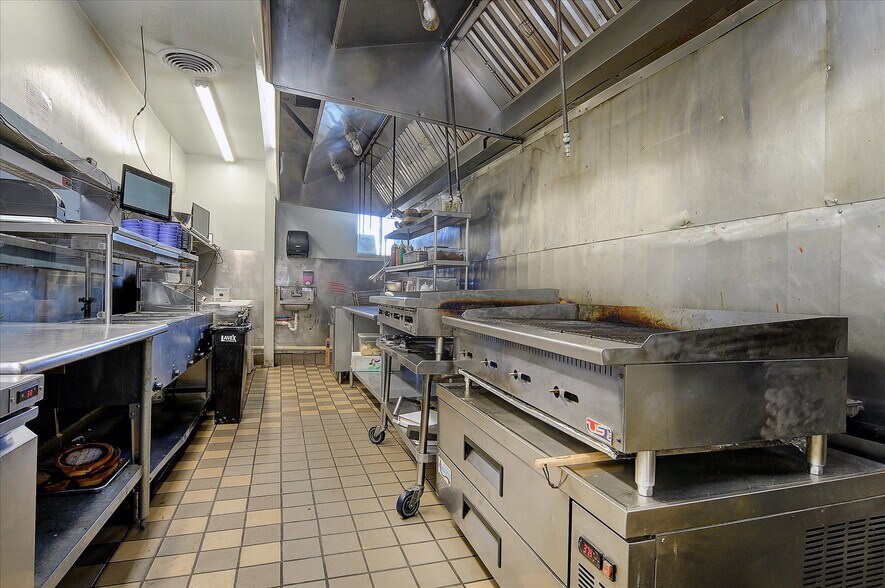 More Photos Of 720 E 50 Hwy, Salida Restaurant For Sale