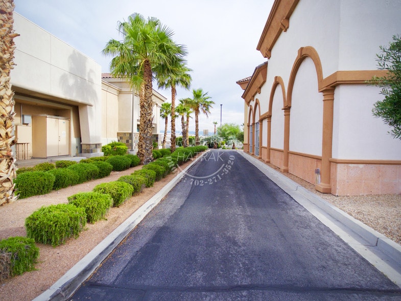 More Photos Of 1311-1381 W Sunset Rd, Henderson Unknown For Lease