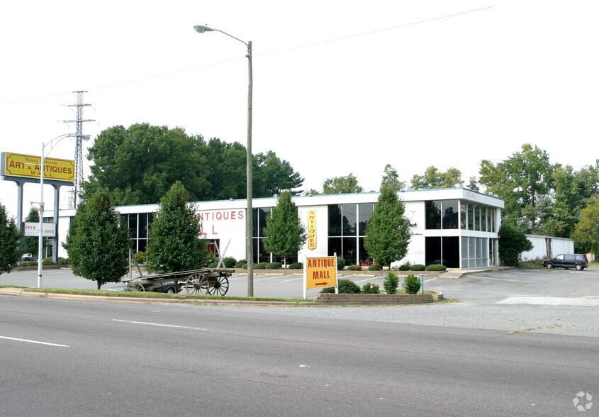 More Photos Of 1590 Peters Creek Pky, Winston-Salem Freestanding For Sale