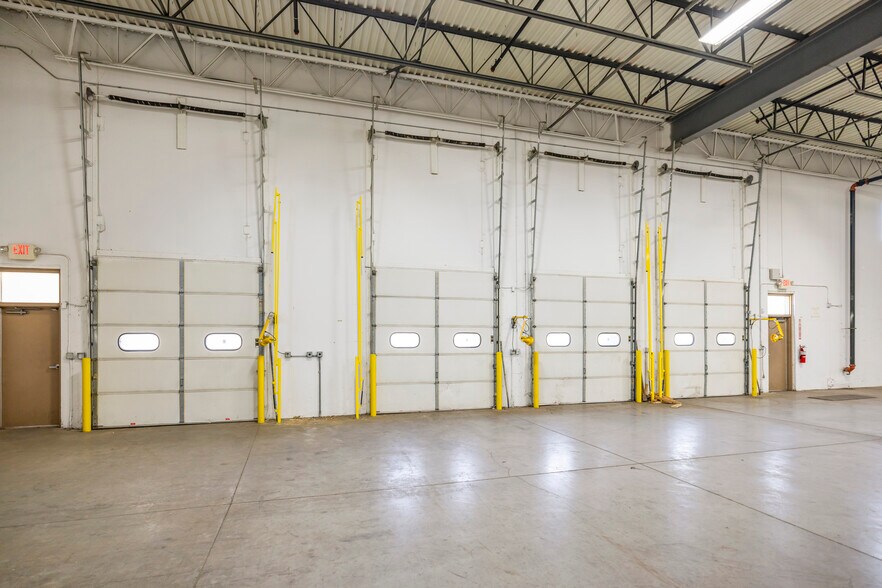 More Photos Of 610 Whitetail Blvd, River Falls Warehouse For Lease