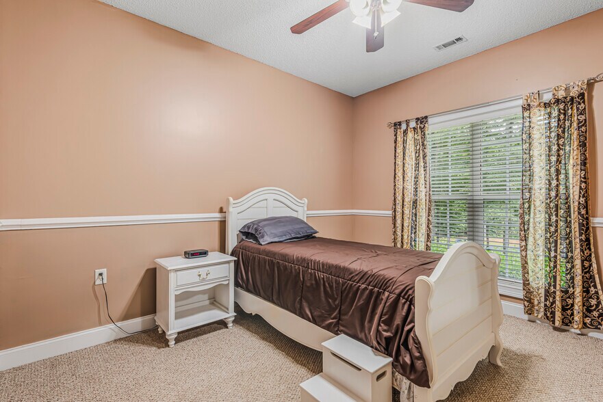 More Photos Of 170 St Gabriel Way, Fayetteville Light Manufacturing For Sale