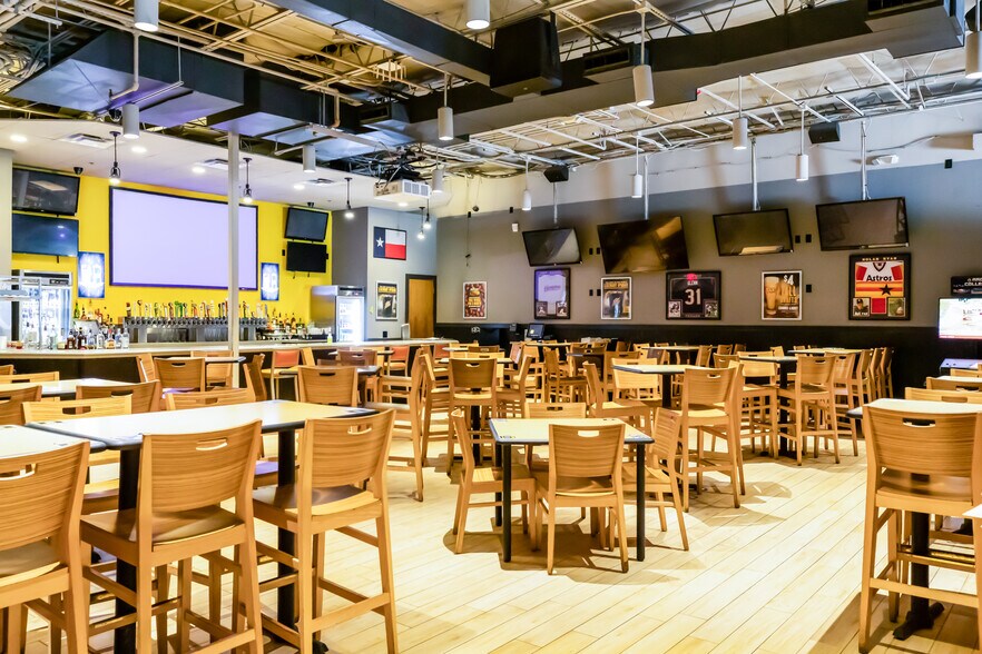 More Photos Of 510 Gray St, Houston Freestanding For Sale