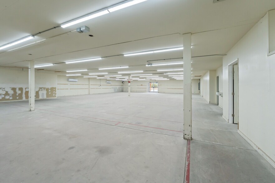 More Photos Of 703 N 7th St, Chewelah Manufacturing For Sale