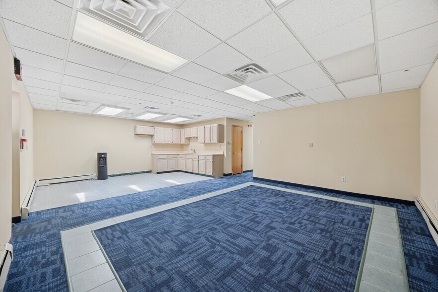 More Photos Of 511 W Chester Pike, Havertown Office For Sale