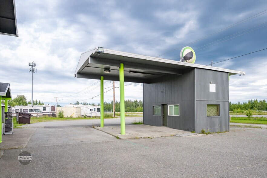 More Photos Of 5320 W Parks Hwy, Wasilla General Retail For Sale