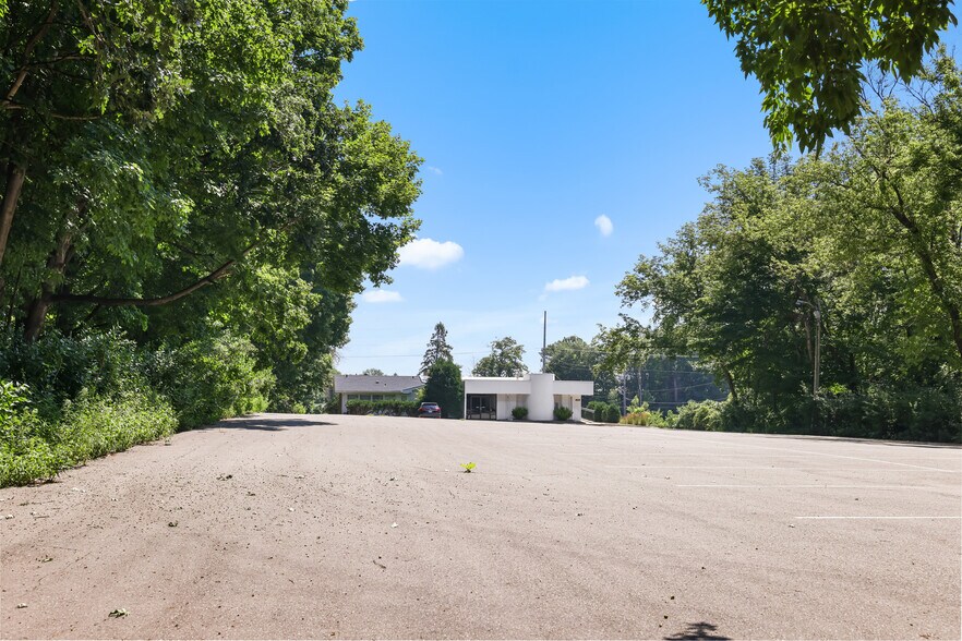 More Photos Of 1801 Commerce Blvd, Mound Funeral Home For Sale