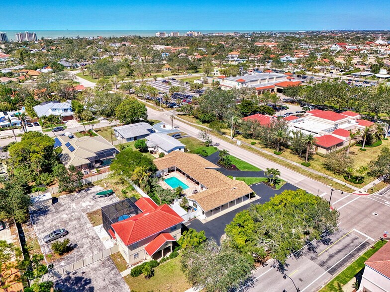 More Photos Of 400 Nokomis Ave S, Venice Specialty For Sale