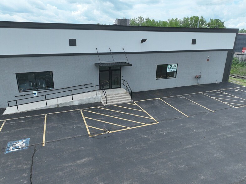 More Photos Of 6804 Manlius Center Rd, East Syracuse Warehouse For Lease