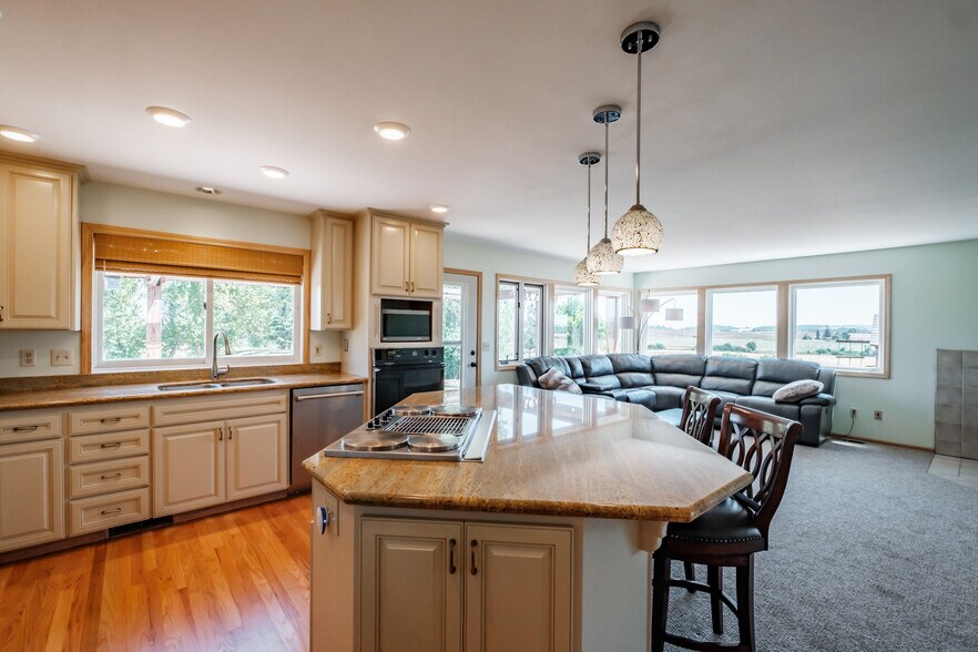 More Photos Of 10845 Brateng Rd, Monmouth Winery Vineyard For Sale