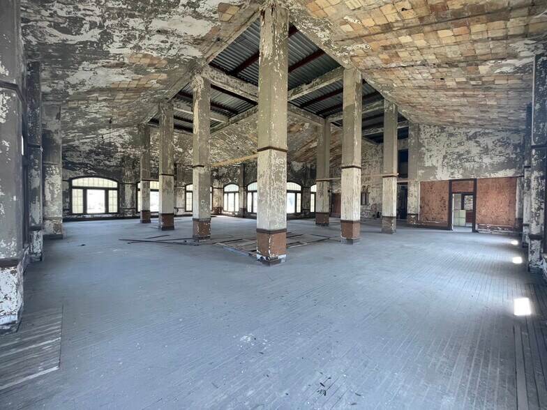 More Photos Of 651 Hansen Ave, Butler Office For Sale