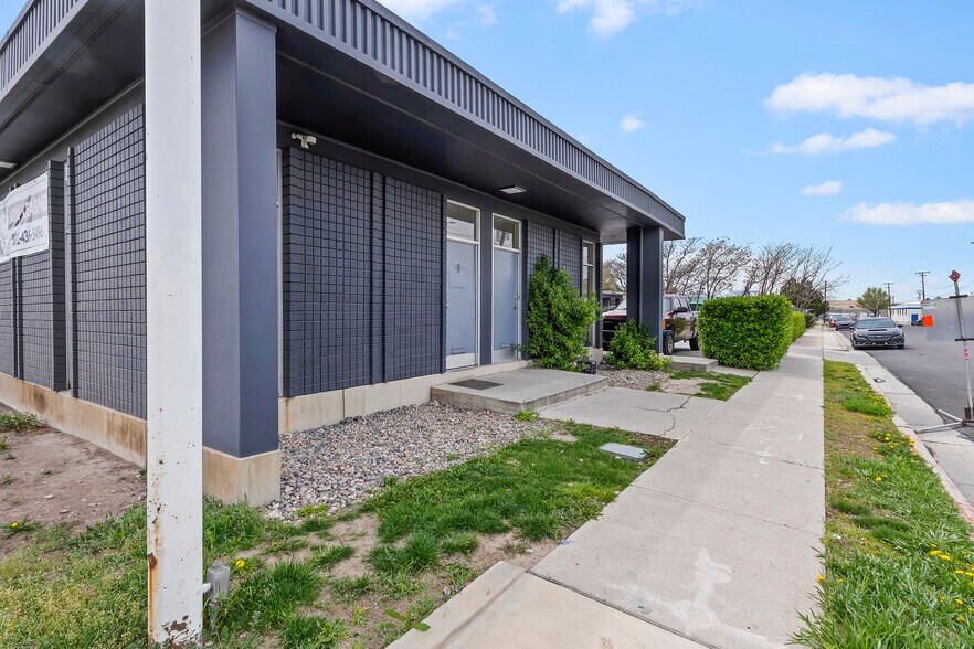 More Photos Of 2330 S Main St, Salt Lake City Office For Lease