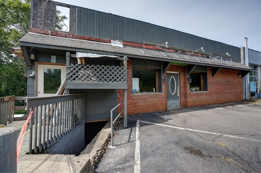 More Photos Of 3074 Old Cullowhee Rd, Cullowhee Apartments For Sale