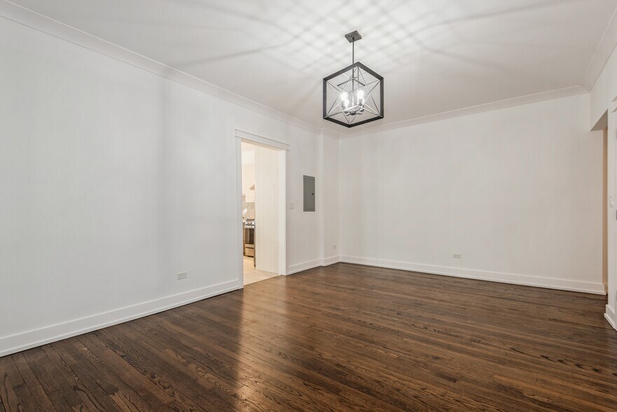 More Photos Of 1535 W Estes Ave, Chicago Multifamily For Sale