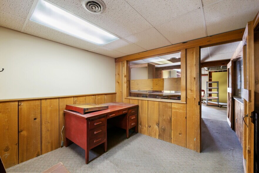 More Photos Of 690 S Lapeer Rd, Oxford Warehouse For Sale