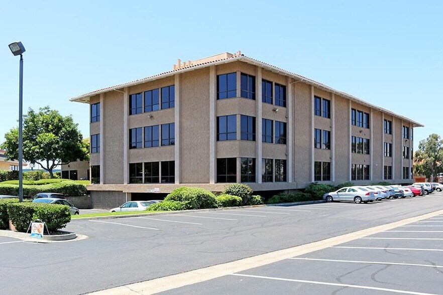 More Photos Of 6904-6920 Miramar Rd, San Diego Unknown For Lease