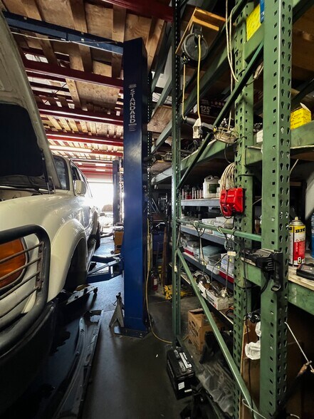 More Photos Of 11841 Washington Blvd, Whittier Auto Repair For Lease