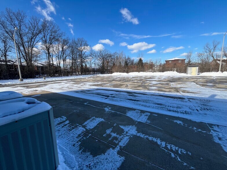 More Photos Of 2401 Chicago St, Valparaiso Telecom Hotel Data Hosting For Lease