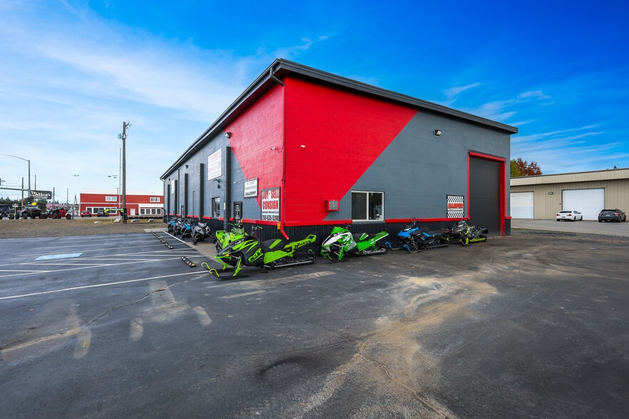 More Photos Of 7168 N Government Way, Dalton Gardens Warehouse For Sale