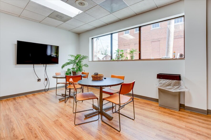 More Photos Of 100 W Antietam St, Hagerstown Office For Lease