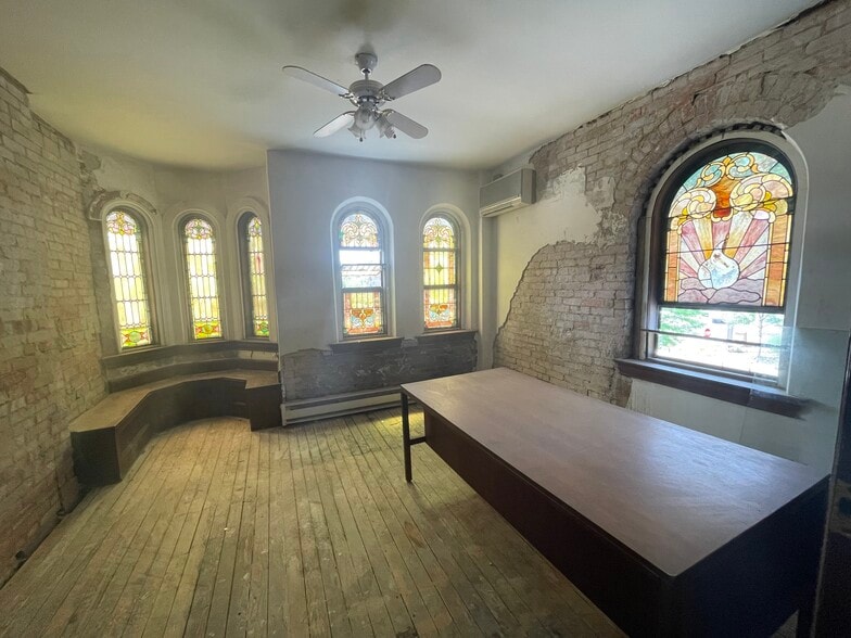 More Photos Of 486 S Graham St, Pittsburgh Religious Facility For Sale