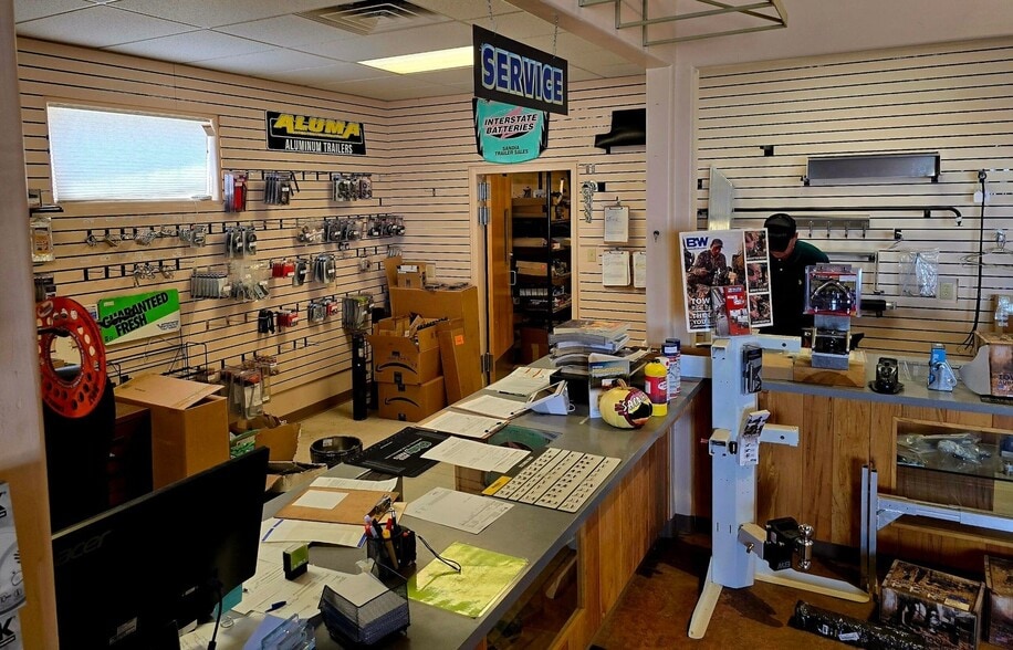 More Photos Of 1435 NM 333, Edgewood Warehouse For Sale