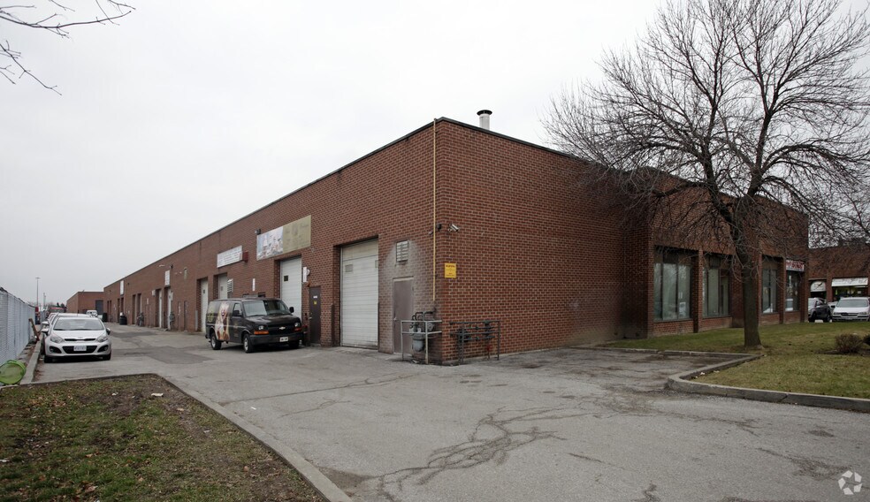 More Photos Of 471 Jevlan Dr, Vaughan Light Manufacturing For Lease
