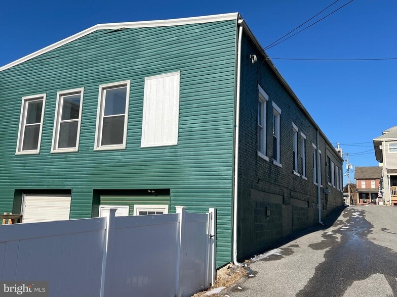 More Photos Of 1880 W Market St, York Storefront Retail Office For Sale