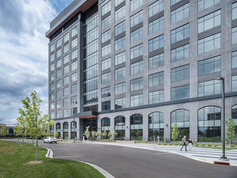 More Photos Of 1601 Utica Ave S, Minneapolis Office For Lease