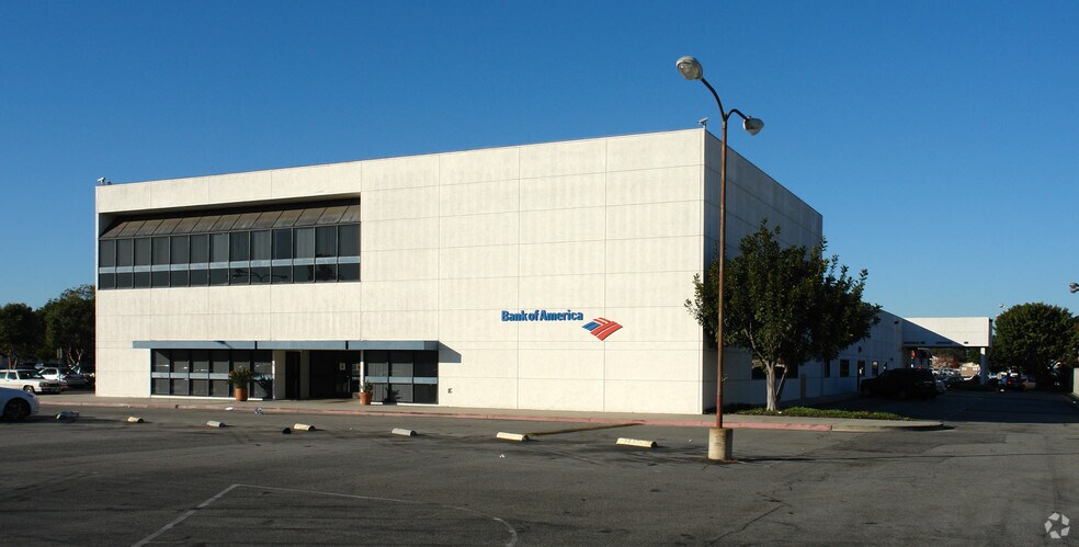 More Photos Of 1450 W Redondo Beach Blvd, Gardena Bank For Lease