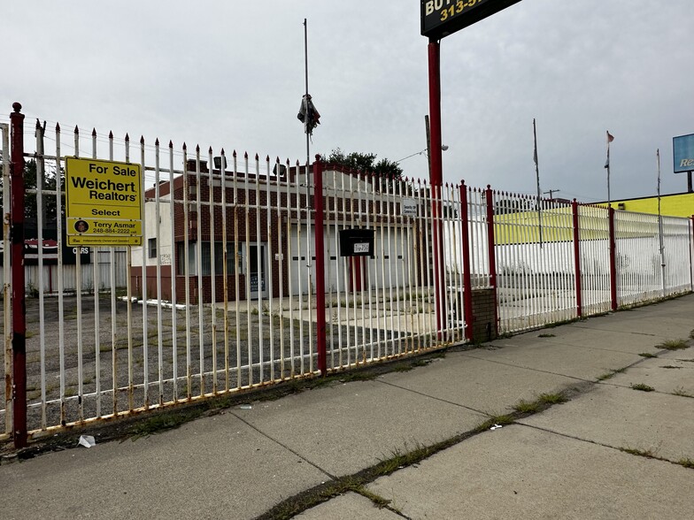More Photos Of 14150 E 8 Mile Rd, Detroit Auto Repair For Sale