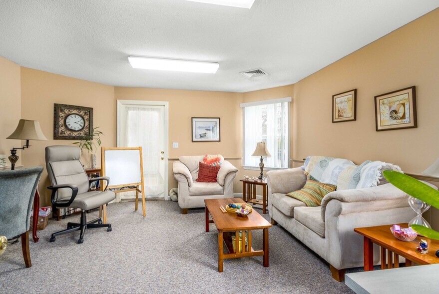 More Photos Of 320 Gifford St, Falmouth Office For Sale