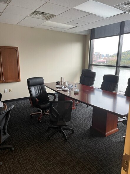 More Photos Of 119 Fairfield Ave, Bellevue Office For Lease