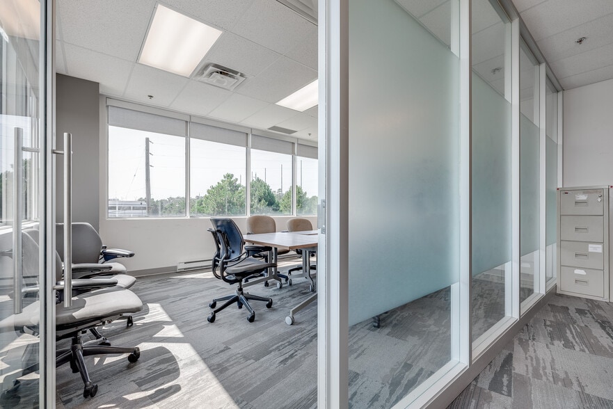 More Photos Of 310 Hunt Club Rd, Ottawa Office For Lease