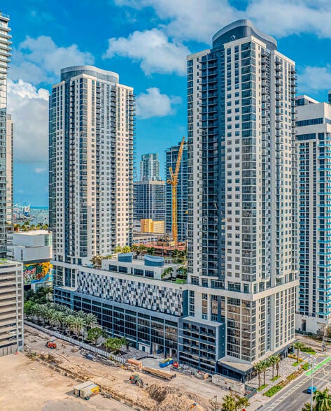 More Photos Of 698 NE 1st Ave, Miami Apartments For Lease