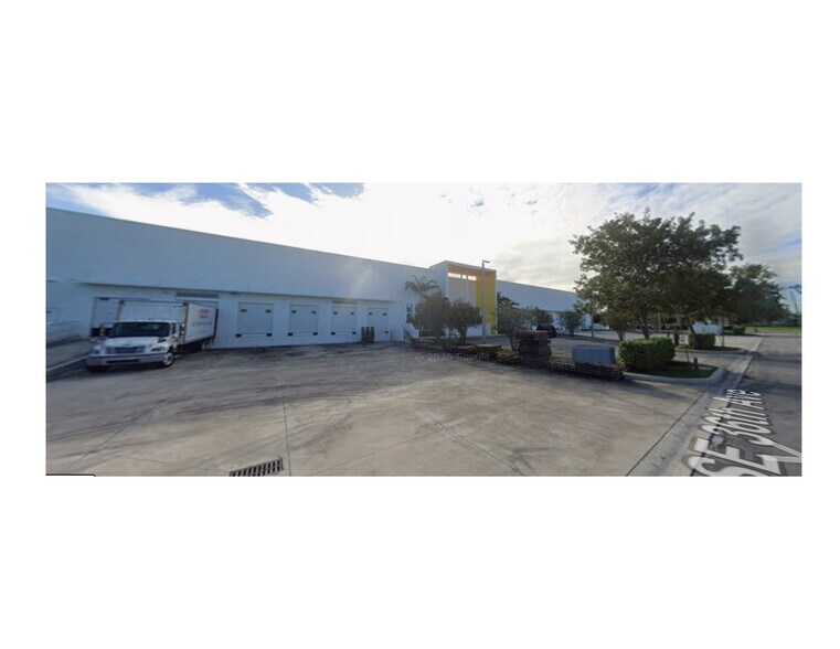 More Photos Of 1551 SE 36th Ave, Homestead Warehouse For Lease