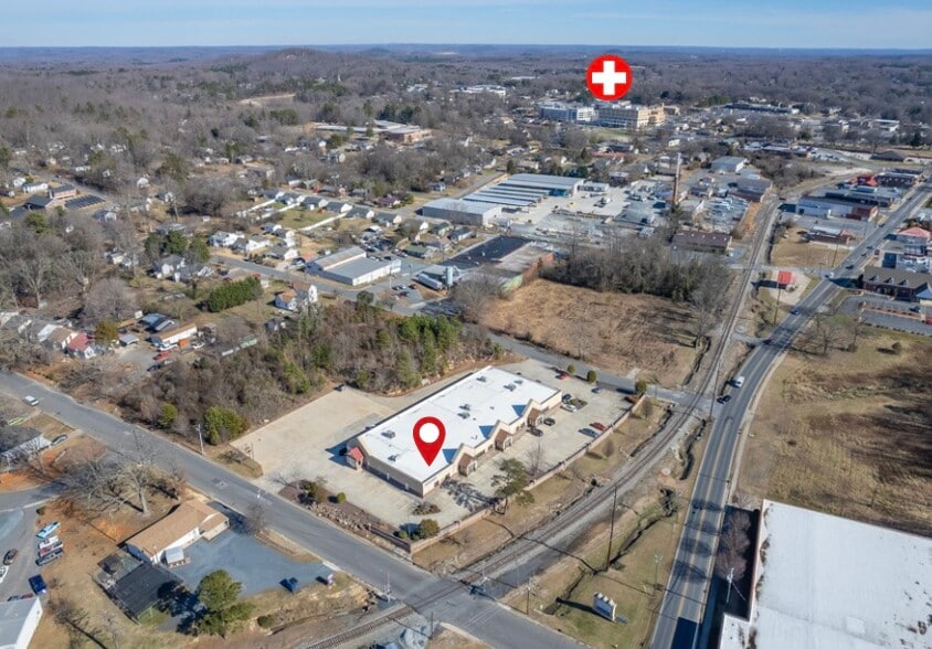 More Photos Of 600 W Salisbury St, Asheboro Medical For Lease