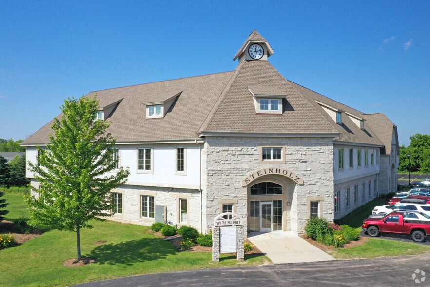 More Photos Of W175N11081 Stonewood Dr, Germantown Office For Lease
