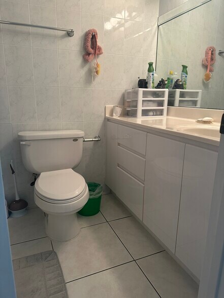 More Photos Of 724 NE 4th St, Hallandale Beach Apartments For Sale