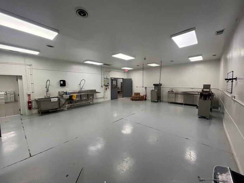 More Photos Of 127 S Main St, Spencer Specialty For Sale