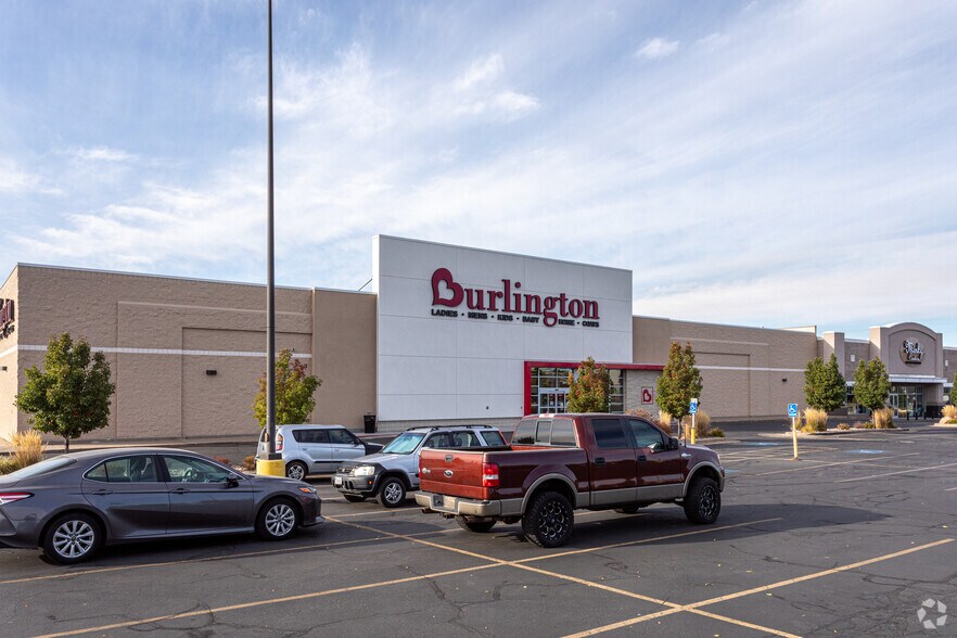 More Photos Of 815 W Antelope Dr, Layton Unknown For Lease